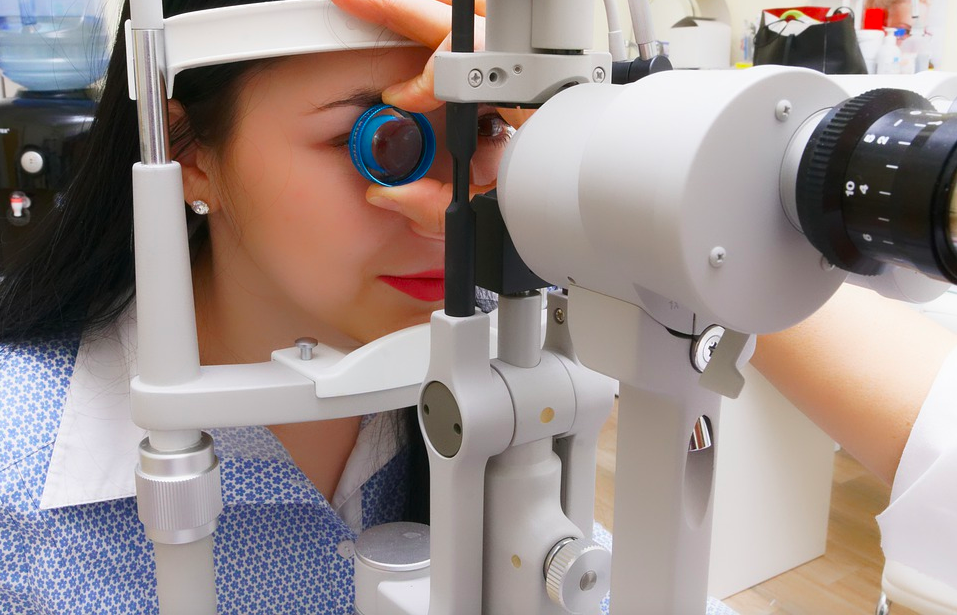 How To Find The Best Eye Specialist in Delhi?